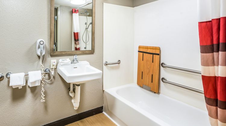 Red Roof Inn Dayton South – Miamisburg Room