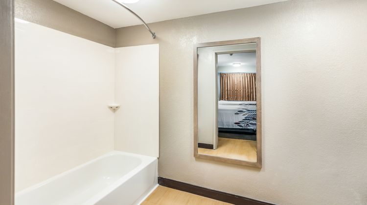 Red Roof Inn Dayton South – Miamisburg Room