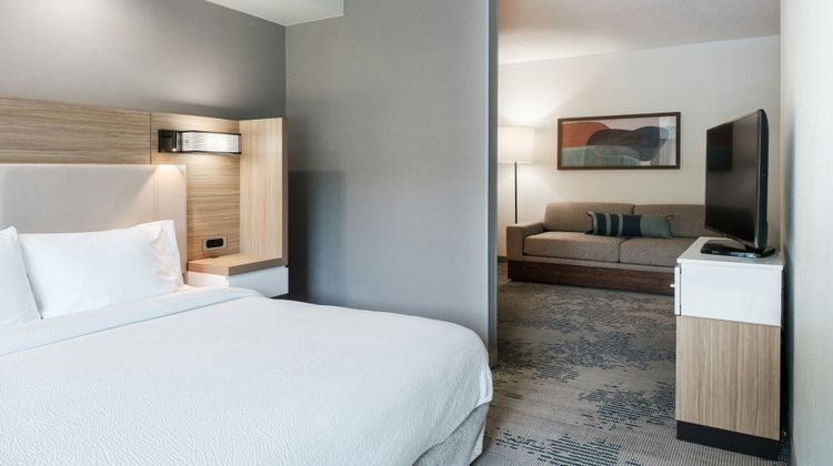 SpringHill Suites Charlotte Lake Norman Suite