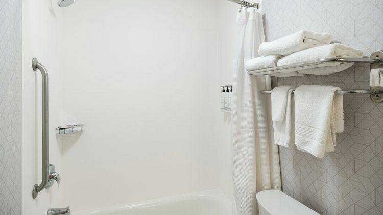 SpringHill Suites Charlotte Lake Norman Room