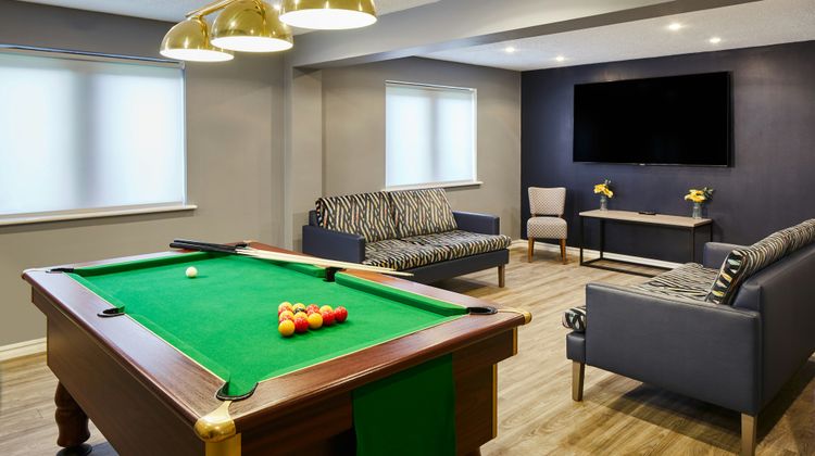 Leonardo Inn Hotel Aberdeen Airport Lobby