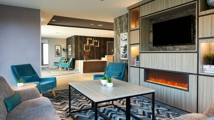 Leonardo Inn Hotel Aberdeen Airport Lobby