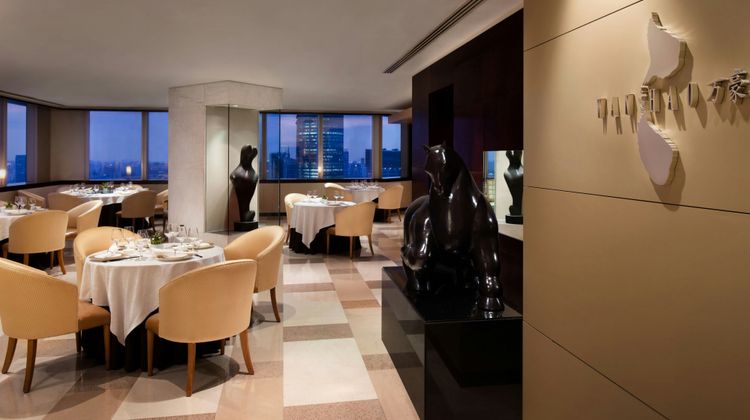 JW Marriott Hotel at Tomorrow Square Restaurant