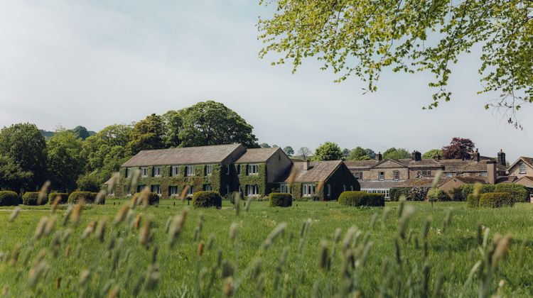 The Devonshire Arms Country House Hotel Exterior