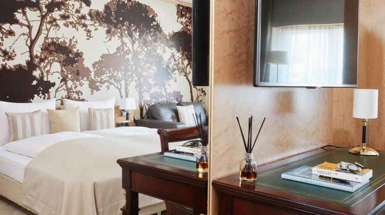Derag Livinghotel De Medici Room