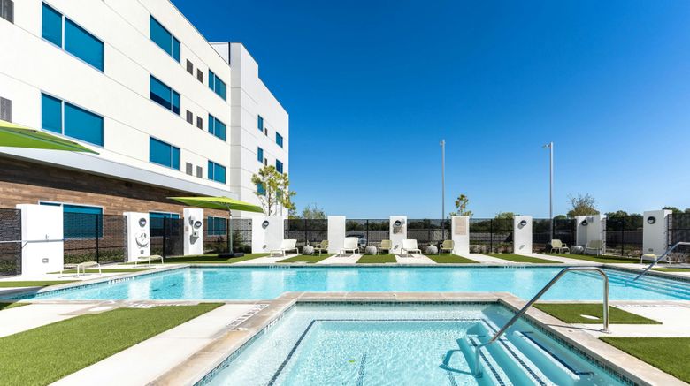 <b>Element Waco Pool</b>. Images powered by <a href="https://www.leonardoworldwide.com/" title="Leonardo Worldwide" target="_blank">Leonardo</a>.