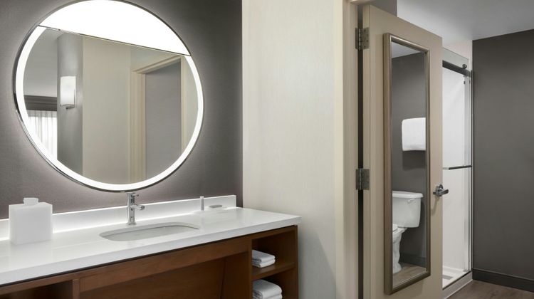 Courtyard by Marriott Columbia Room