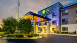 Holiday Inn Express Minneapolis Exterior