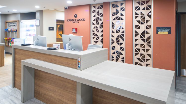 Candlewood Suites Orange Exterior