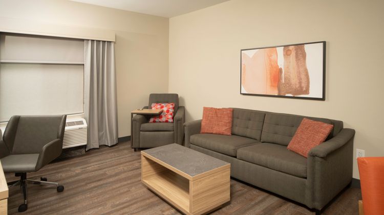 Candlewood Suites Orange Room