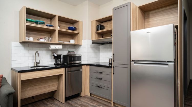 Candlewood Suites Orange Room