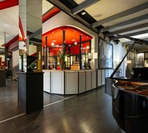 Italia Hotel Lobby