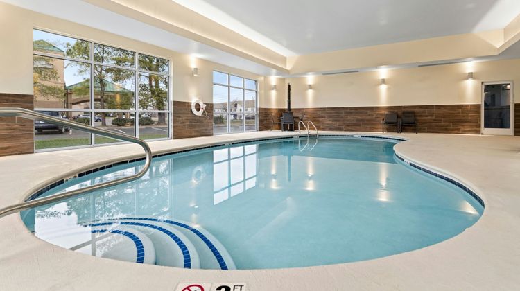 Fairfield Inn & Suites Clarksville Pool