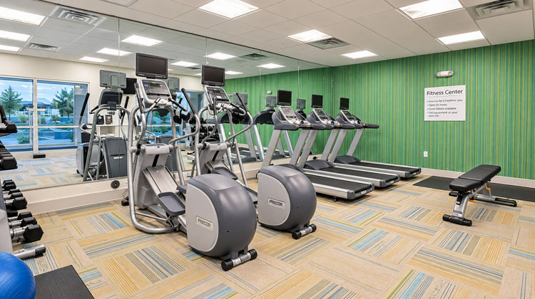 Holiday Inn Express & Suites Airport Health Club