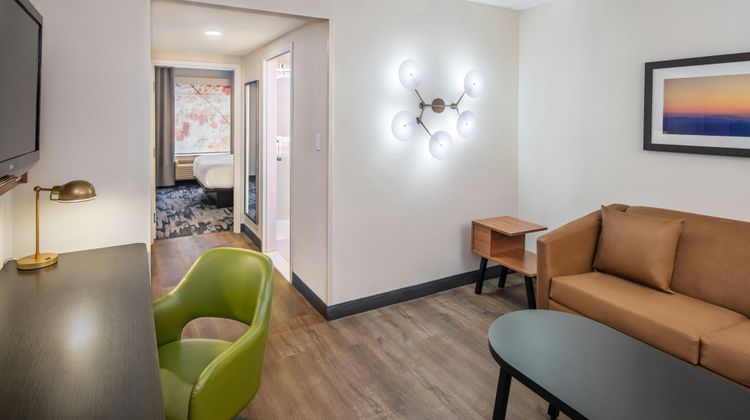 Fairfield Inn & Suites Newmarket Room
