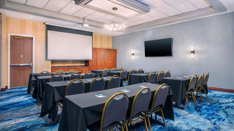 Fairfield Inn & Suites Newmarket Meeting