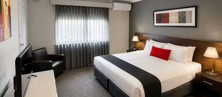 Hotel Crest on Barkly Room
