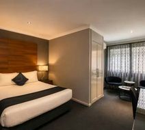 Hotel Crest on Barkly Room
