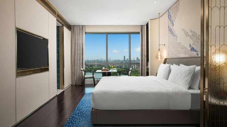 HUALUXE Changfeng Park Room