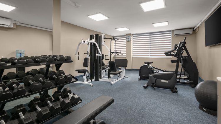 Garner Hotel North Bergen Health Club