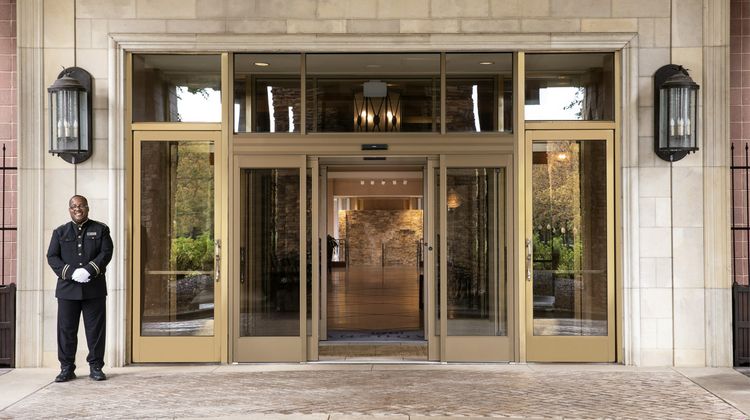 Lansdowne Resort and Spa Lobby