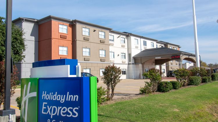 Holiday Inn Express Sulphur Springs Exterior