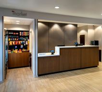 SpringHill Suites Pittsburgh Mills Lobby