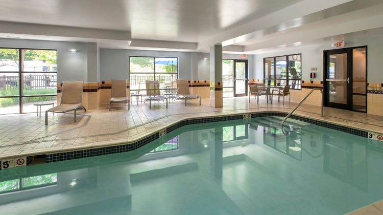 SpringHill Suites Pittsburgh Mills Pool