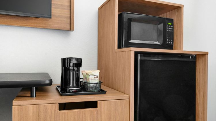 Fairfield Inn & Suites by Marriott Room