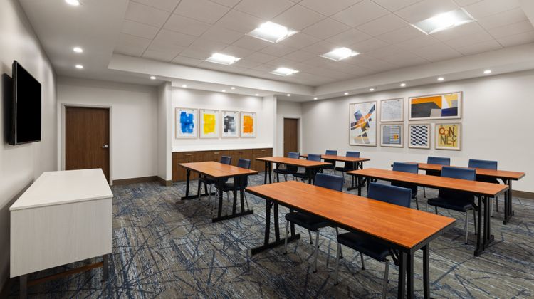Holiday Inn Express & Suites Chalmette Meeting