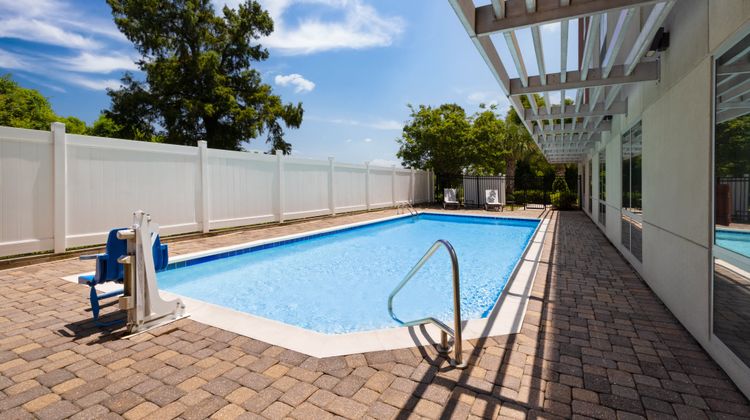 Holiday Inn Express & Suites Chalmette Pool