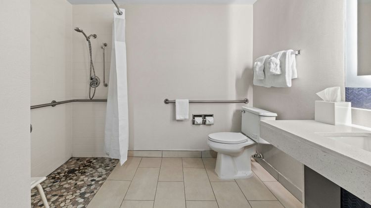 Fairfield Inn & Suites Clarksville Room