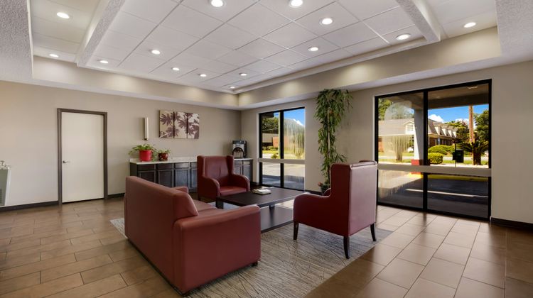 Red Roof Inn & Suites Statesboro - Univ Lobby