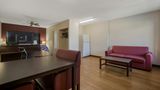 Red Roof Inn & Suites Statesboro - Univ Suite