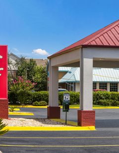 Red Roof Inn & Suites Statesboro - Univ