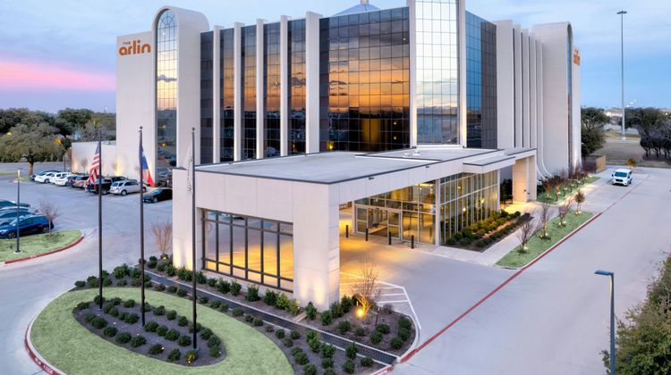 The Arlin Arlington Exterior