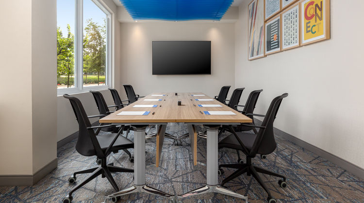 Holiday Inn Express & Suites Markham Meeting