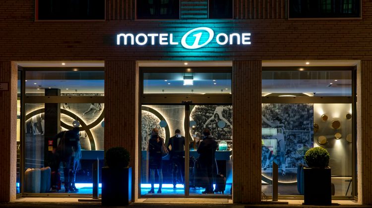 Motel One Newcastle Exterior