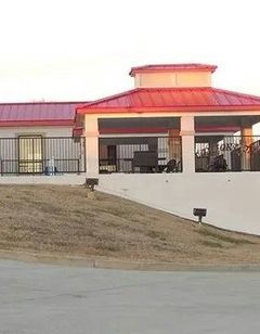 Giles Hotel Inn & Suites