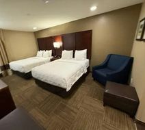 Giles Hotel Inn & Suites Room