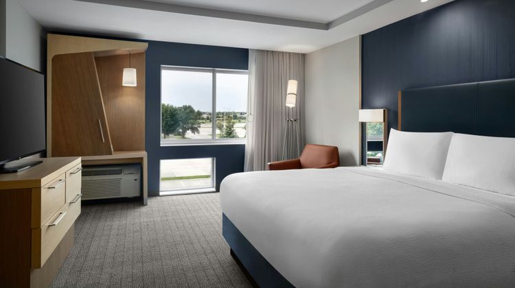Courtyard Omaha Bellevue at Beardmore Suite