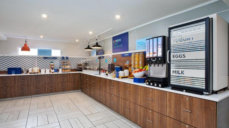 Holiday Inn Express & Suites Fredericton Restaurant