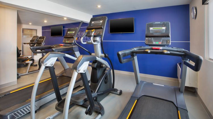 Holiday Inn Express & Suites Fredericton Health Club