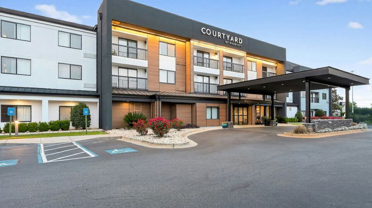 Courtyard Albany Exterior