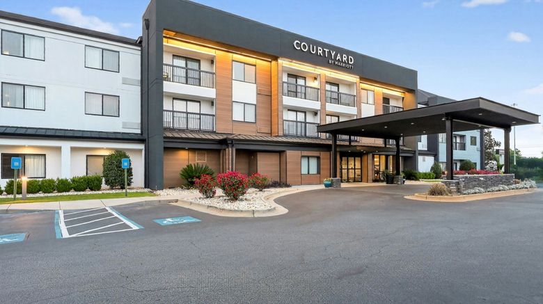 Courtyard Albany Exterior. Images powered by <a href="https://www.leonardoworldwide.com" target="_blank" rel="noopener">Leonardo</a>.