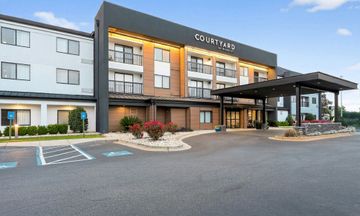 Courtyard Albany