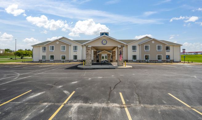 Cobblestone Inn & Suites Avoca Exterior