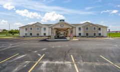 Cobblestone Inn & Suites Avoca