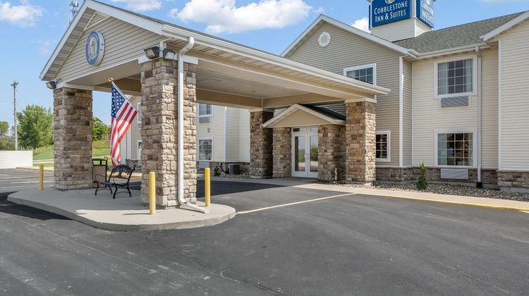 Cobblestone Inn & Suites Avoca Exterior