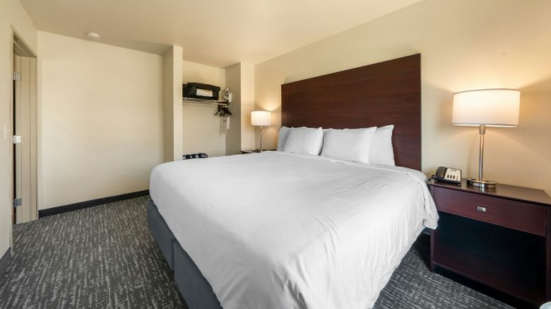 <b>Cobblestone Inn & Suites Avoca Suite</b>. Images powered by <a href="https://www.leonardoworldwide.com/" title="Leonardo Worldwide" target="_blank">Leonardo</a>.